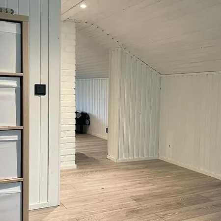 Detached House, Sauna And Tub *