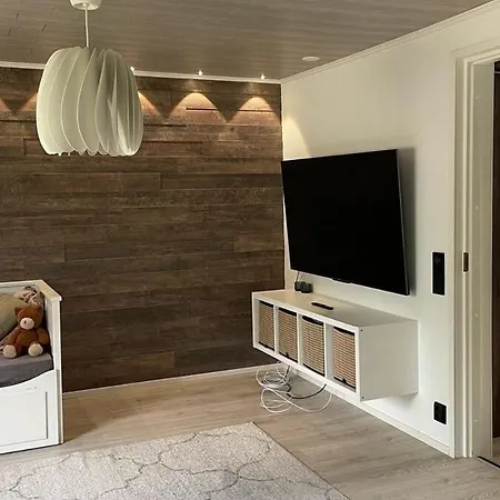 Detached House, Sauna And Tub *