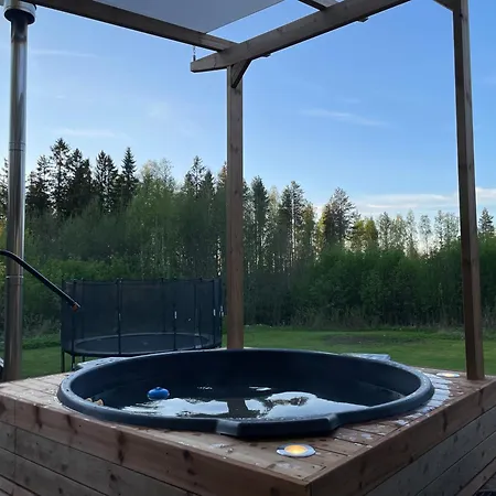 Detached House, Sauna And Tub *
